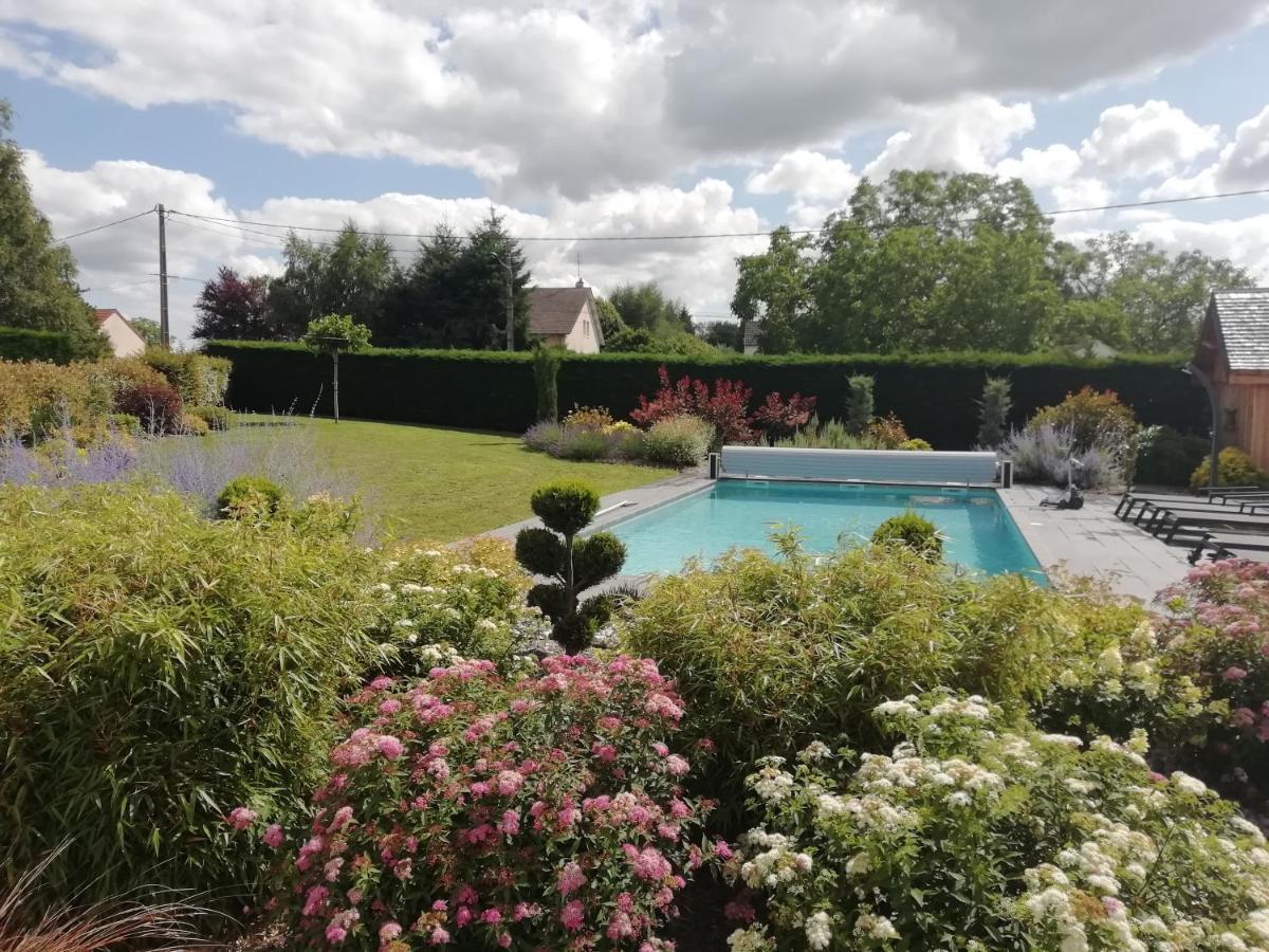La Palentine Bed & Breakfast Chateaumeillant Exterior photo